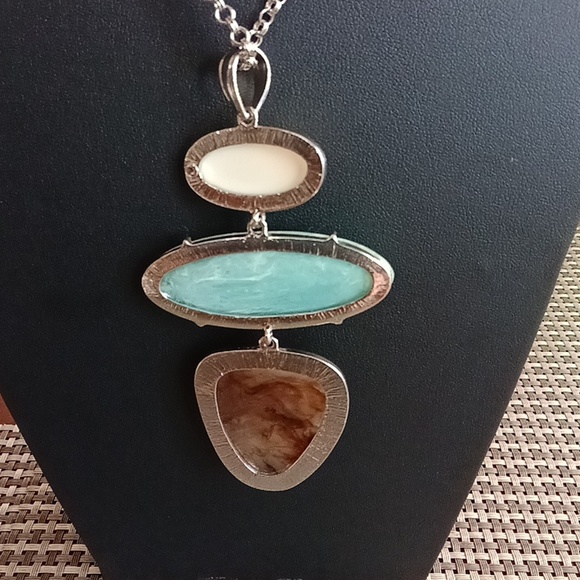 136. STELLA AND DOT STATEMENT NECKLACE SILVER CHAIN WITH EXTENSION 20" - Picture 2 of 4